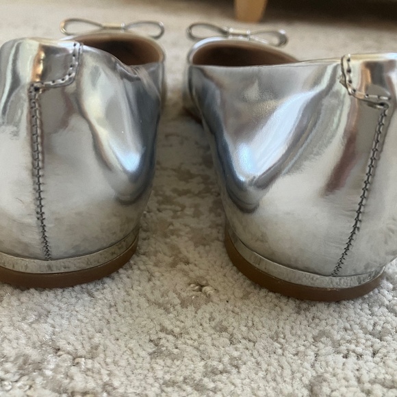 Coach Wilma Metallic Silver Pointed Toe Flats BNIB Size 7 - Picture 7 of 13